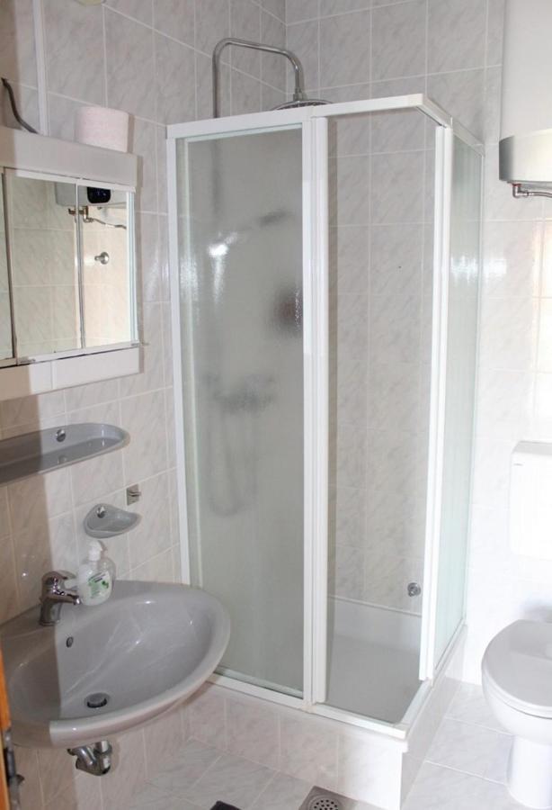 Apartments Ada Primosten Ngoại thất bức ảnh