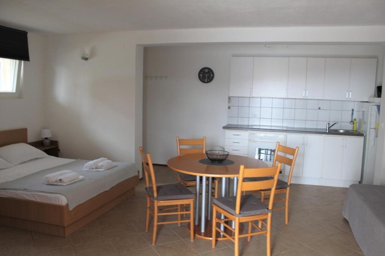 Apartments Ada Primosten Ngoại thất bức ảnh